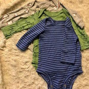 3 long sleeve onesie size 3 months